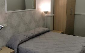Bed And Breakfast Piramide Roma
